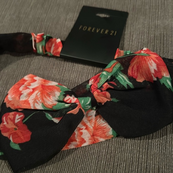 FOREVER 21 Roses Hairband NWT - Picture 3 of 3